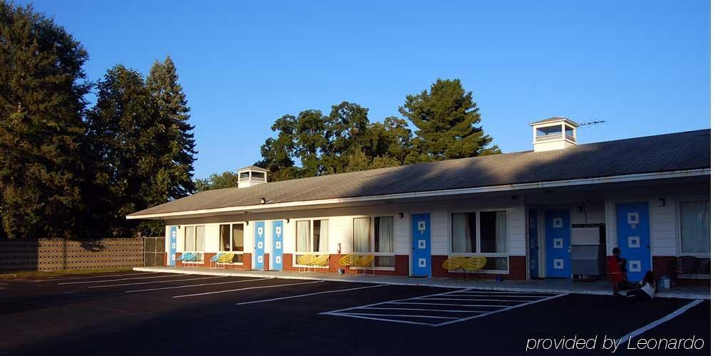 Blue Sky Inn Glens Falls-Saratoga-Lake George Exterior foto