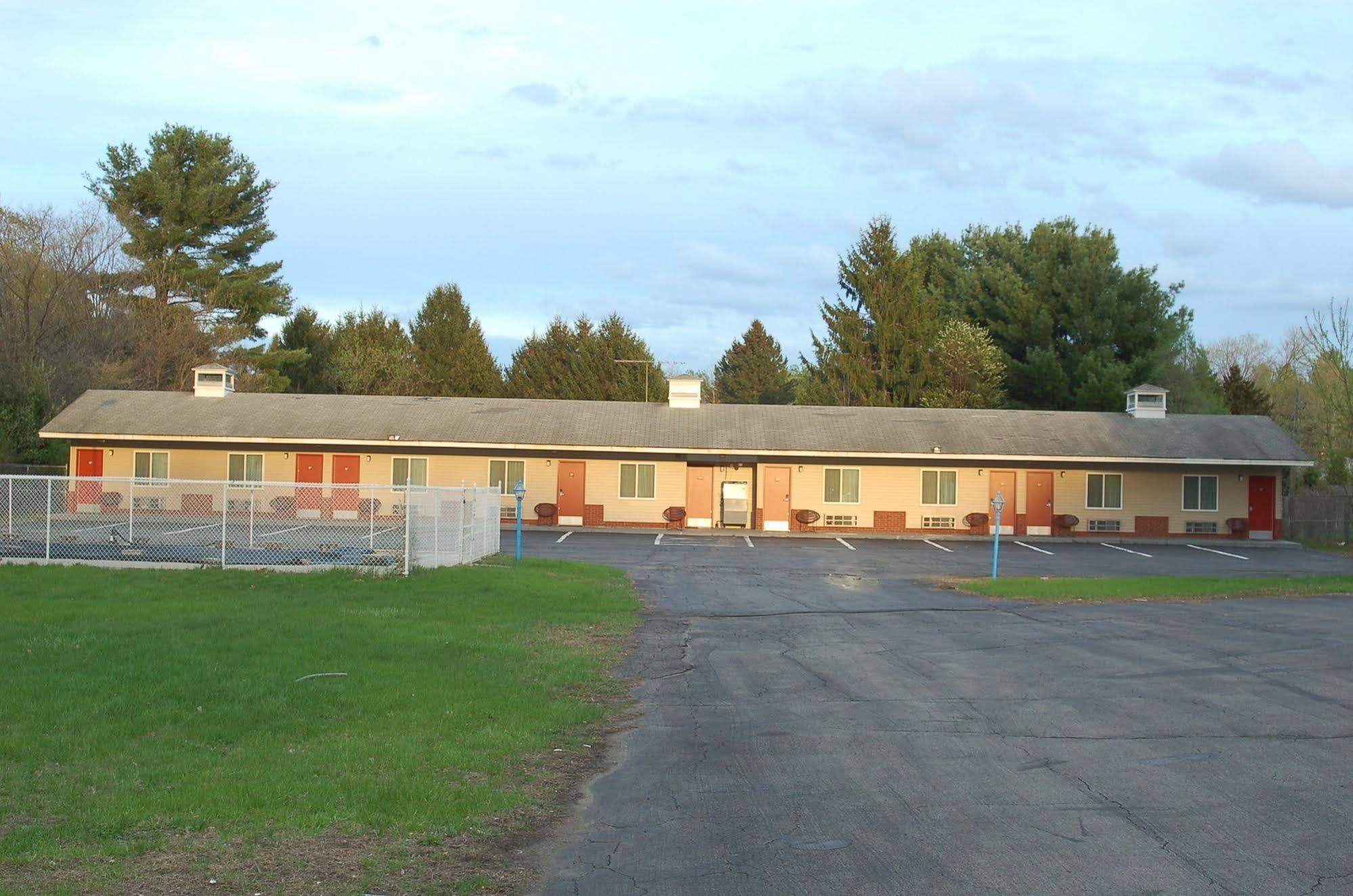 Budgetel Inn Glens Falls-Lake George-Saratoga Exterior foto