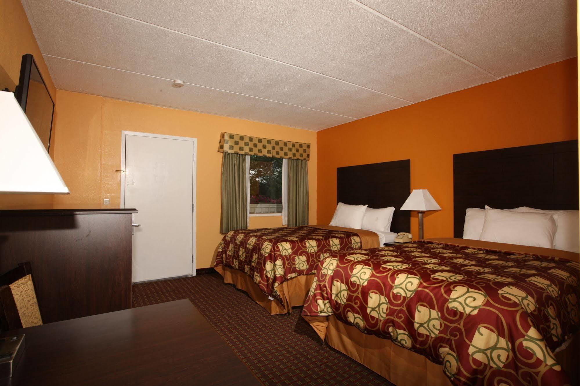 Blue Sky Inn Glens Falls-Saratoga-Lake George Exterior foto
