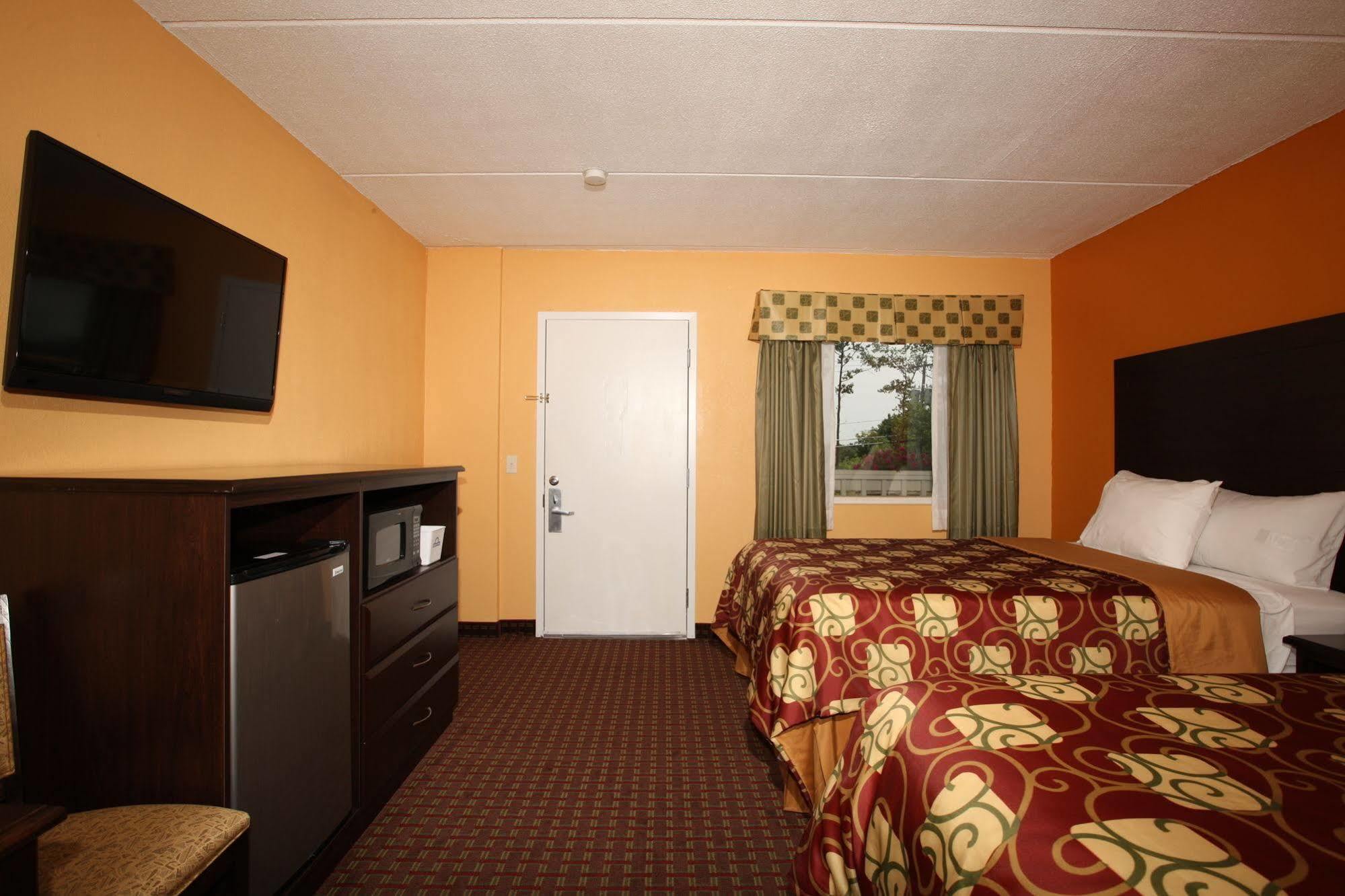 Blue Sky Inn Glens Falls-Saratoga-Lake George Exterior foto
